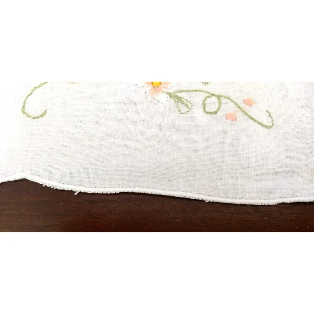 VTG Embroidered White Linen Floral Teacloth TABLECLOTH & 8‎ NAPKINS Scallop Edge